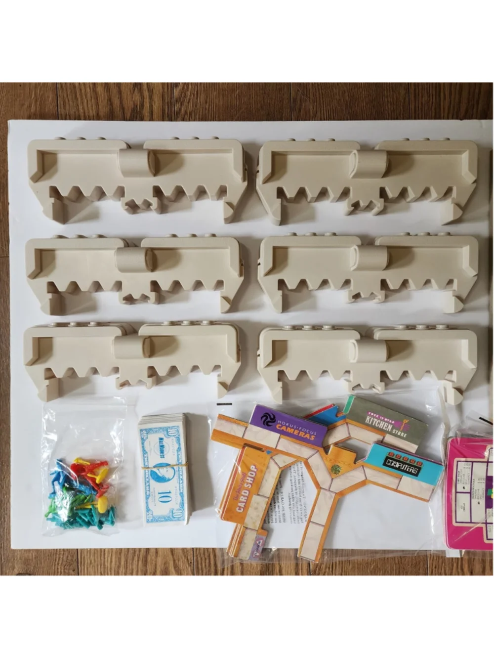 Milton Bradley mall arrive